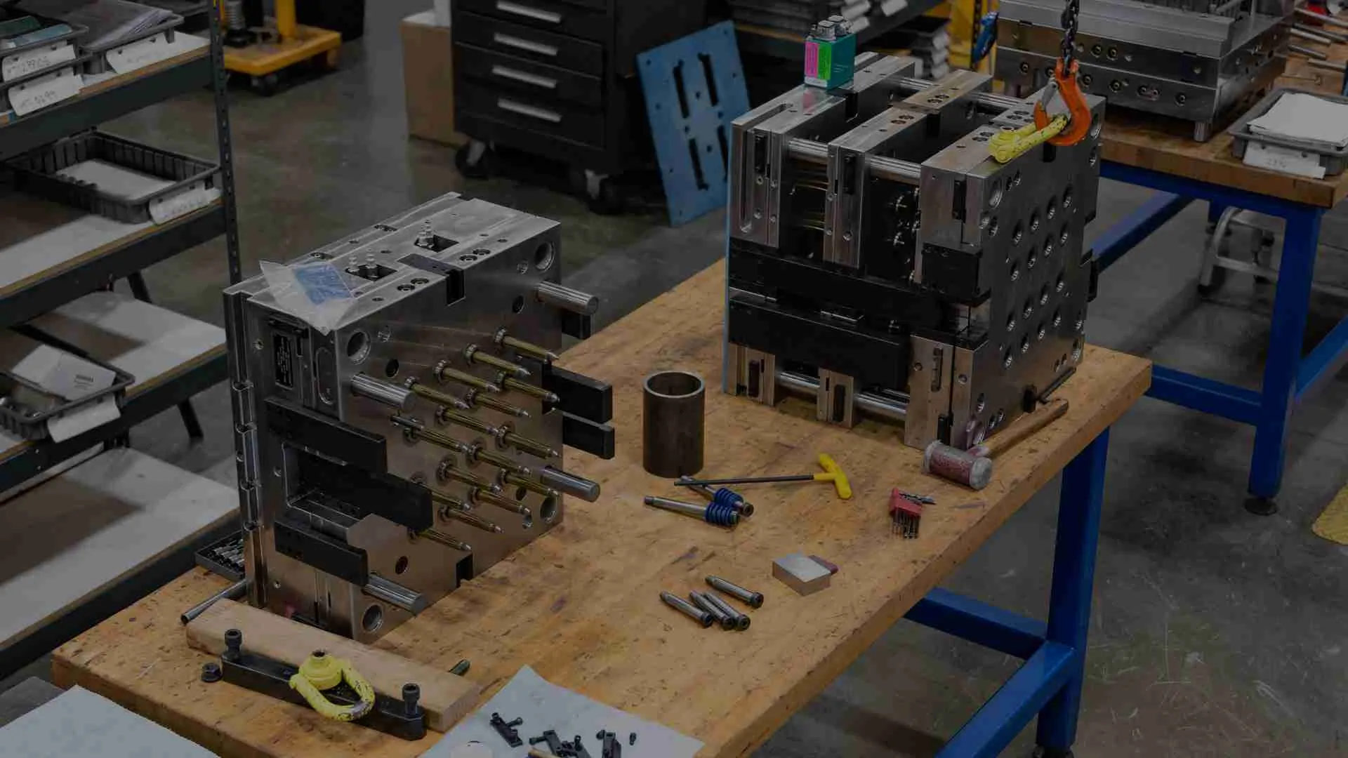 快速制模工艺，展示用于小批量生产的快速加工的铝或钢模具